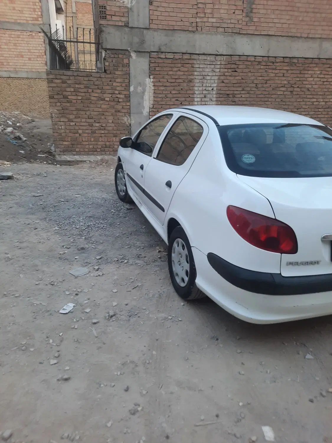 پژو ۲۰۶ صندوق دار v8 - 1398