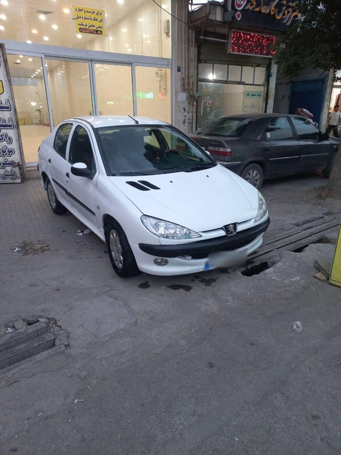 پژو ۲۰۶ صندوق دار v2 - 1390