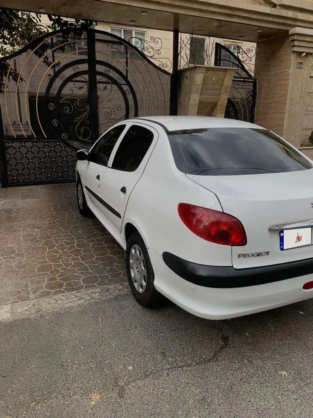 پژو ۲۰۶ صندوق دار v8 - 1397