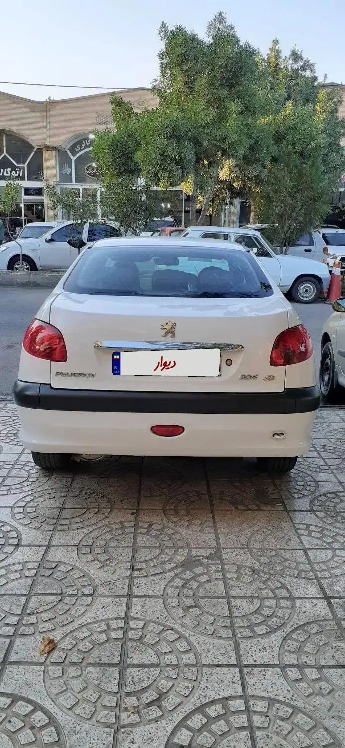 پژو ۲۰۶ صندوق دار v8 - 1391