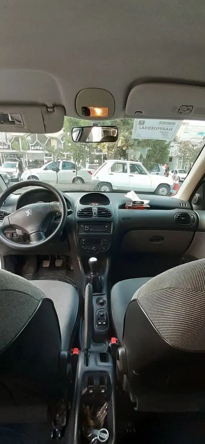 پژو ۲۰۶ صندوق دار v8 - 1391