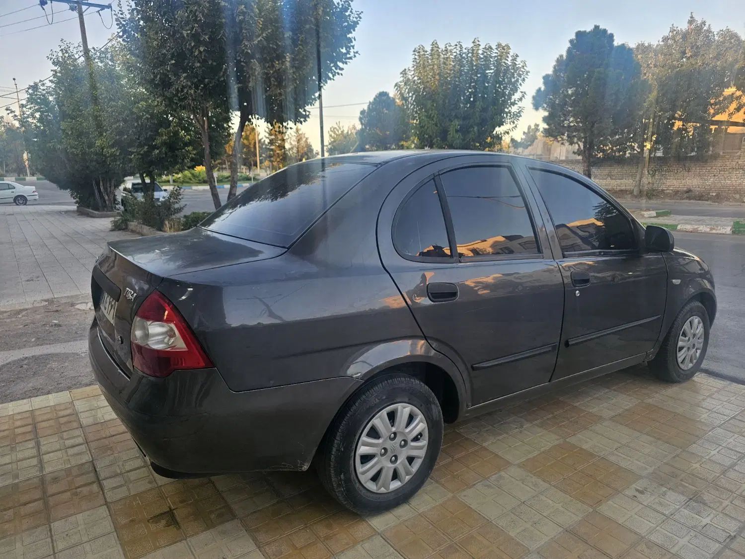 تیبا صندوق دار SX - 1395