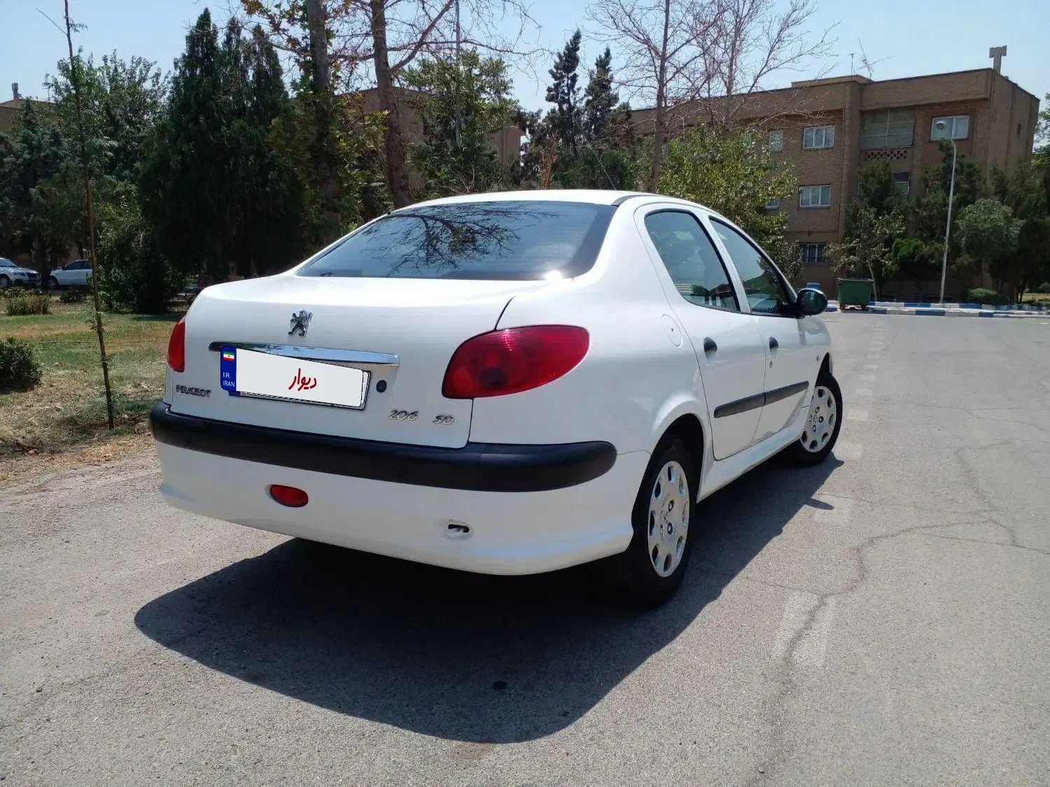 پژو ۲۰۶ صندوق دار v8 - 1396