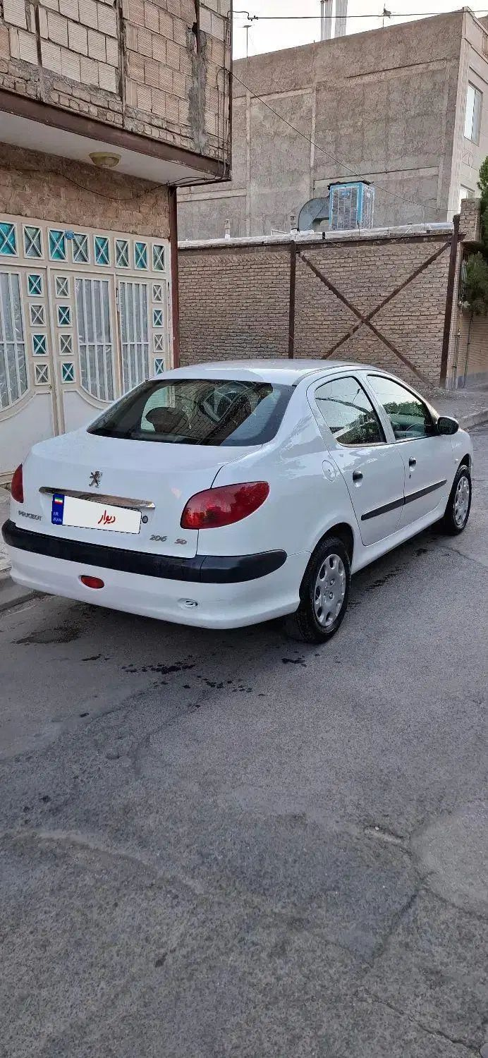 پژو ۲۰۶ صندوق دار v8 - 1397