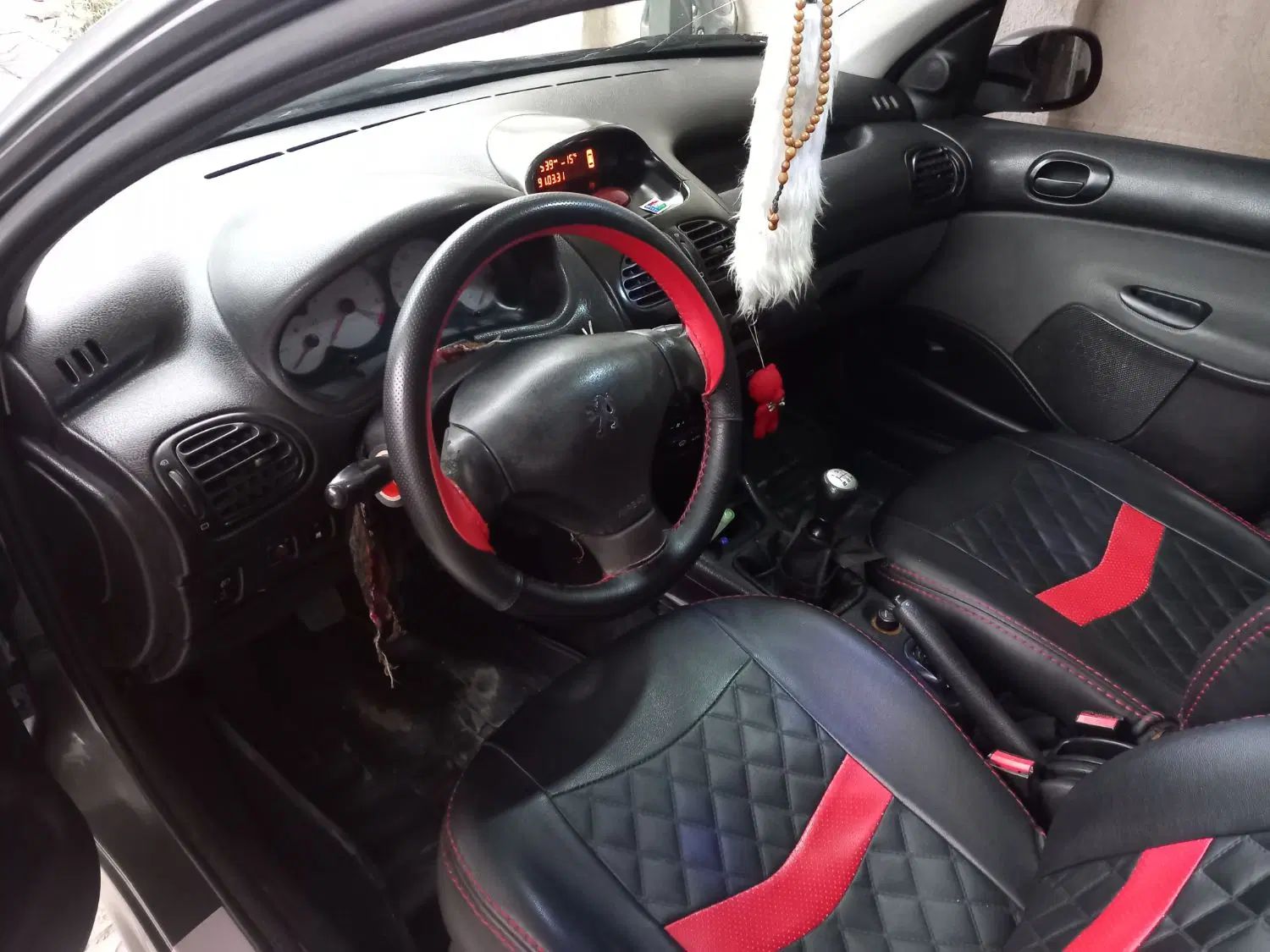 پژو ۲۰۶ صندوق دار v8 - 1394