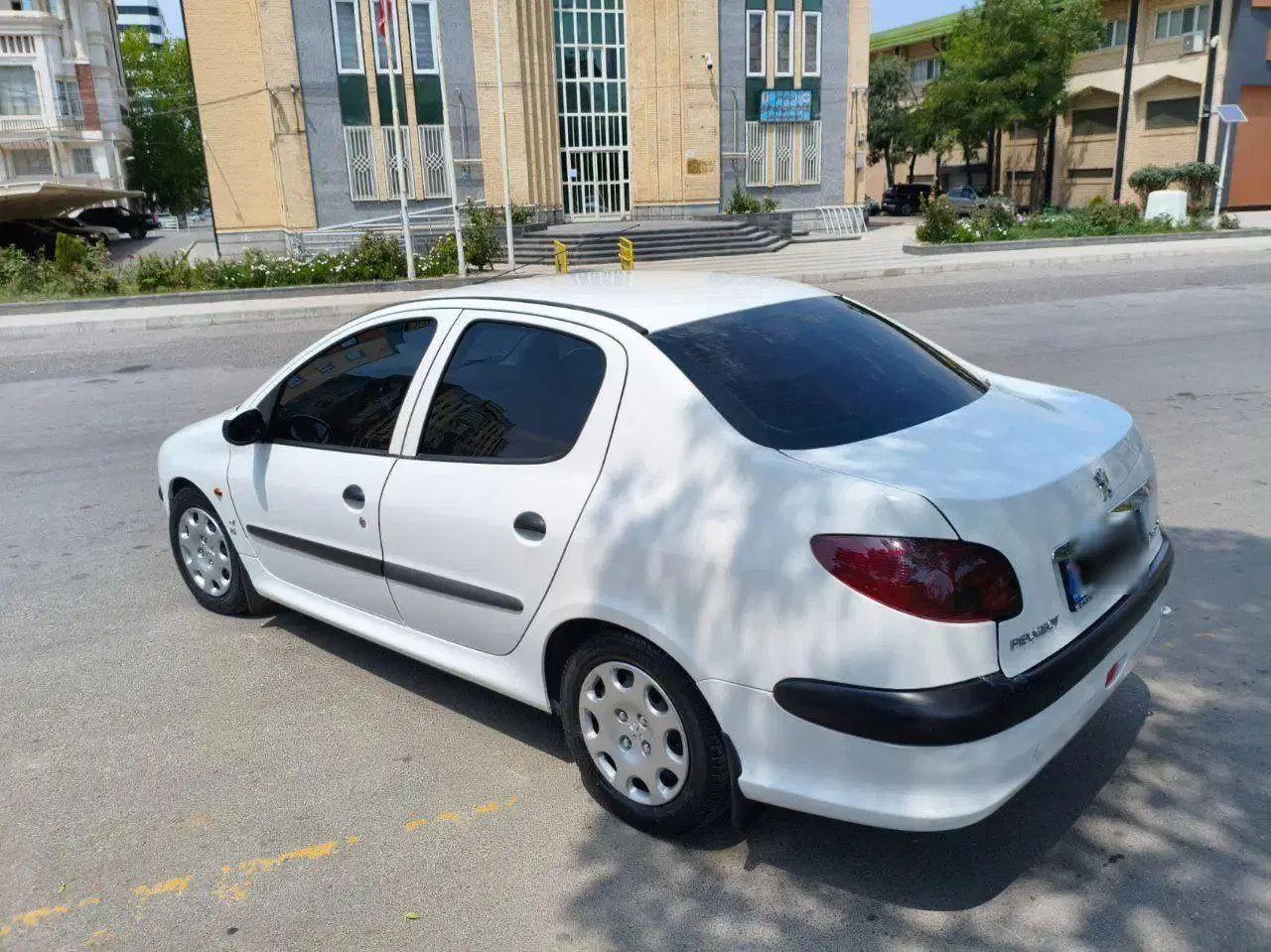 پژو ۲۰۶ صندوق دار v8 - 1396