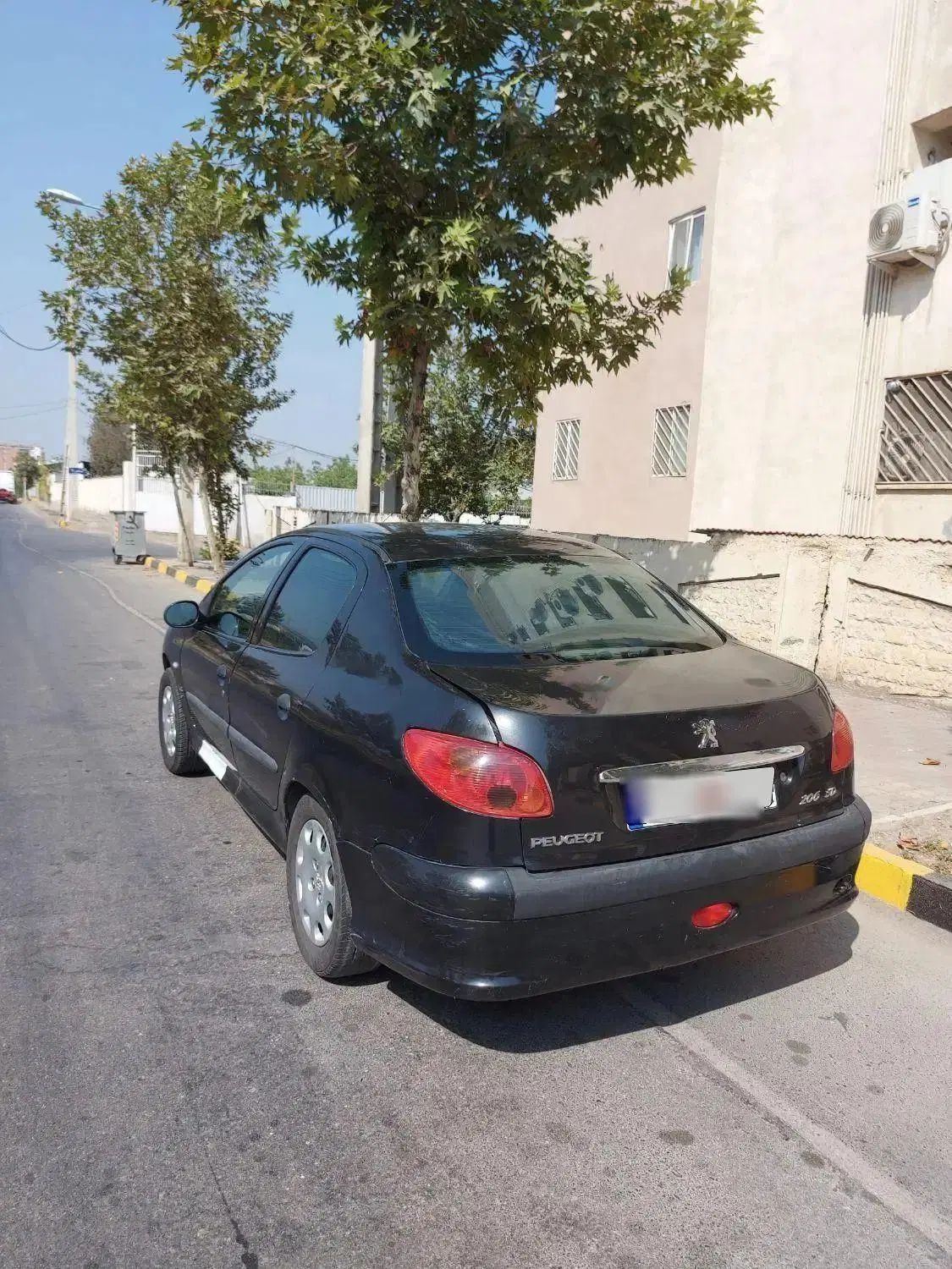 پژو ۲۰۶ صندوق دار v8 - 1392