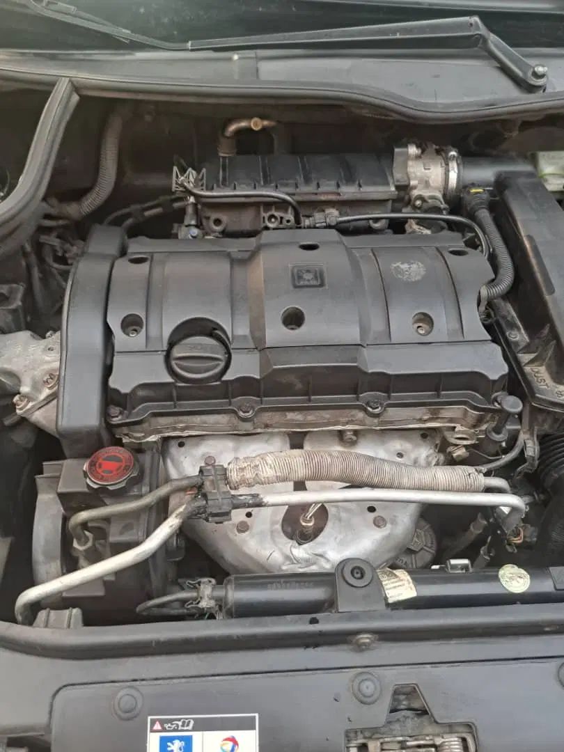 پژو ۲۰۶ صندوق دار v8 - 1393