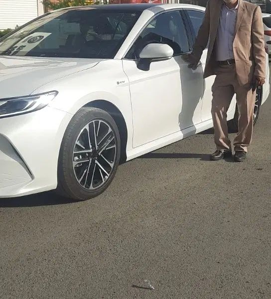 تویوتا کمری XLE - 2024