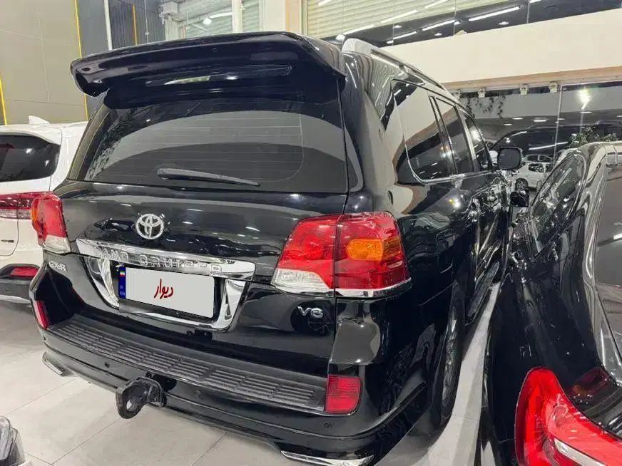 تویوتا لندکروز VXR نسل ۵ - 2012