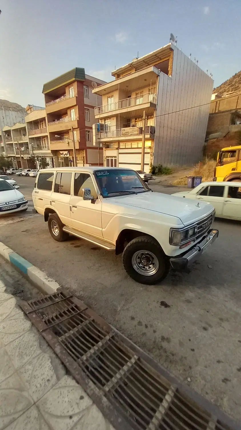 تویوتا کمری XLE - 1402