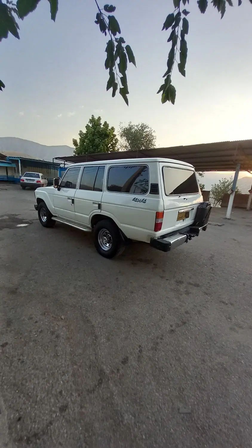 تویوتا کمری XLE - 1402