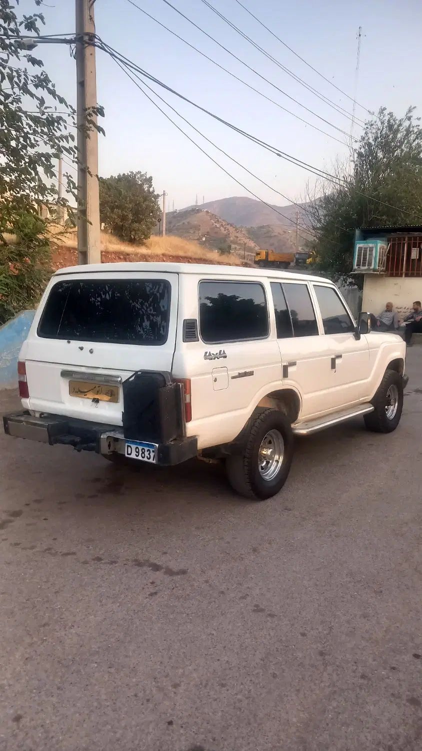 تویوتا کمری XLE - 1402