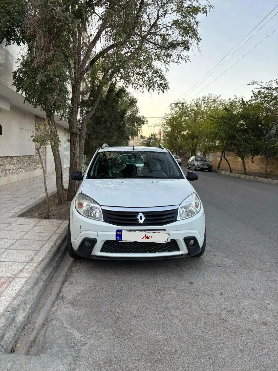رنو ساندرو دنده ای - 1395