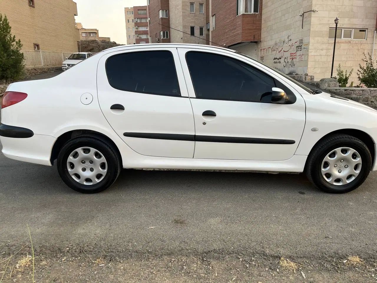 پژو ۲۰۶ صندوق دار v8 - 1395