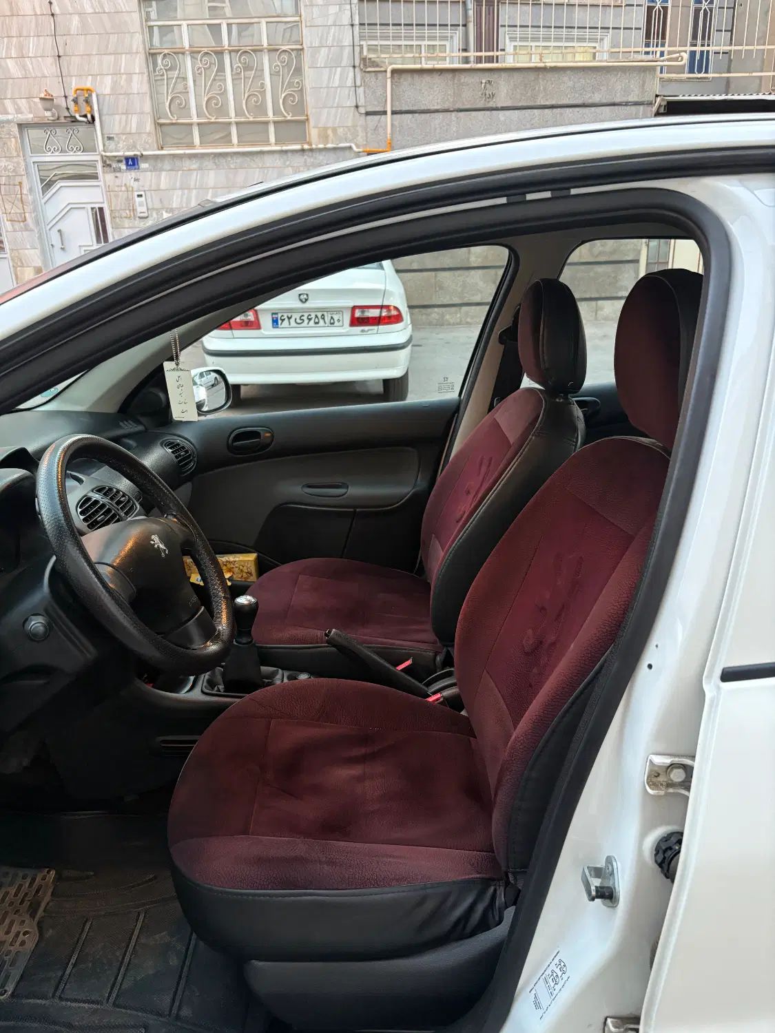 پژو ۲۰۶ صندوق دار v8 - 1399
