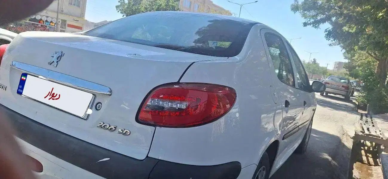 پژو ۲۰۶ صندوق دار v8 - 1391