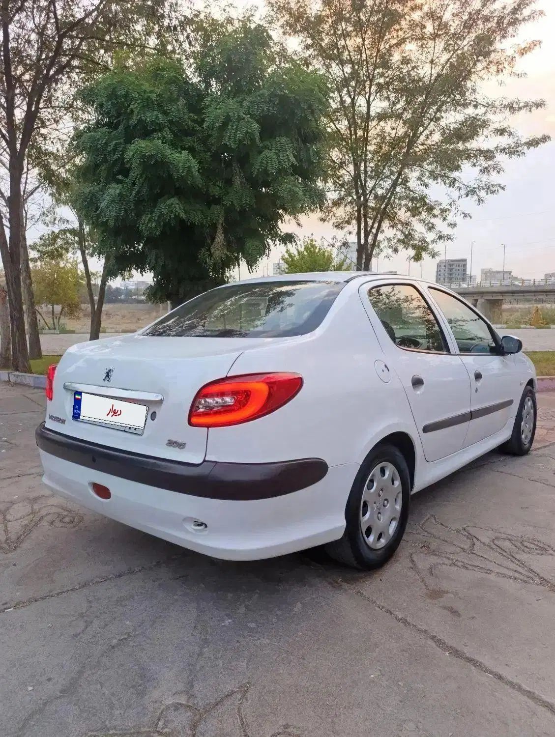 پژو ۲۰۶ صندوق دار v8 - 1389