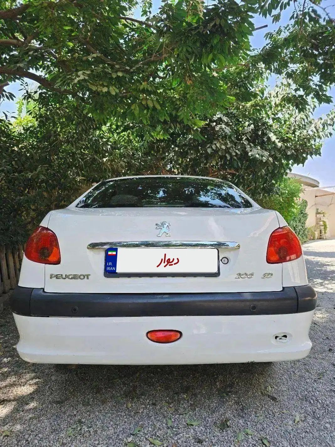 پژو ۲۰۶ صندوق دار v8 - 1396