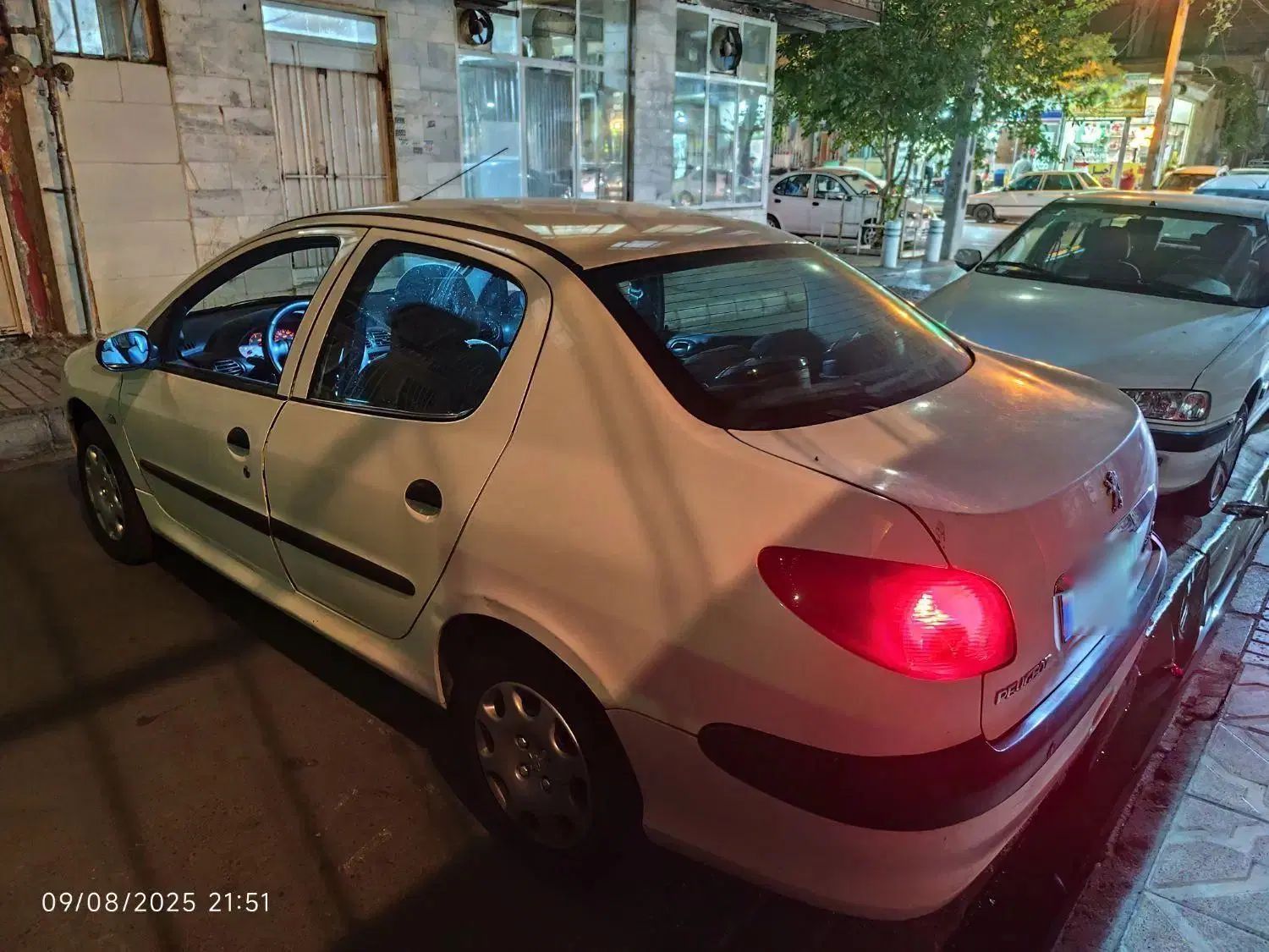 پژو ۲۰۶ صندوق دار v8 - 1397