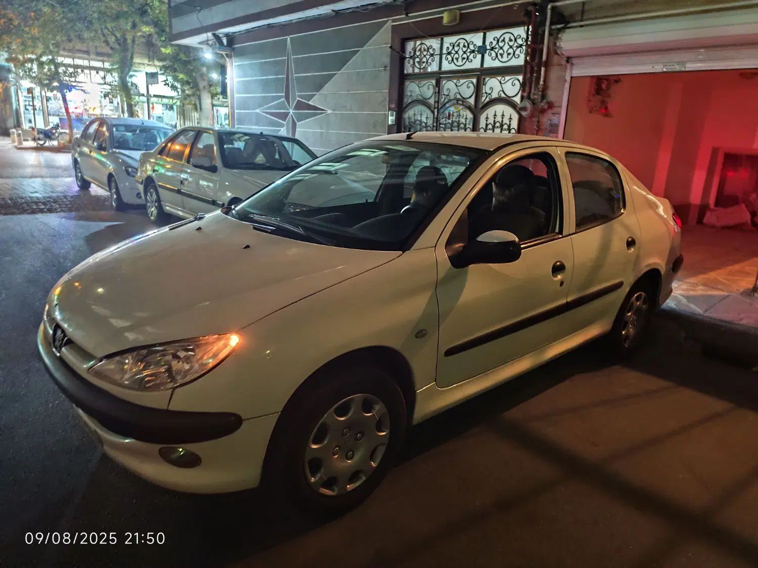 پژو ۲۰۶ صندوق دار v8 - 1397