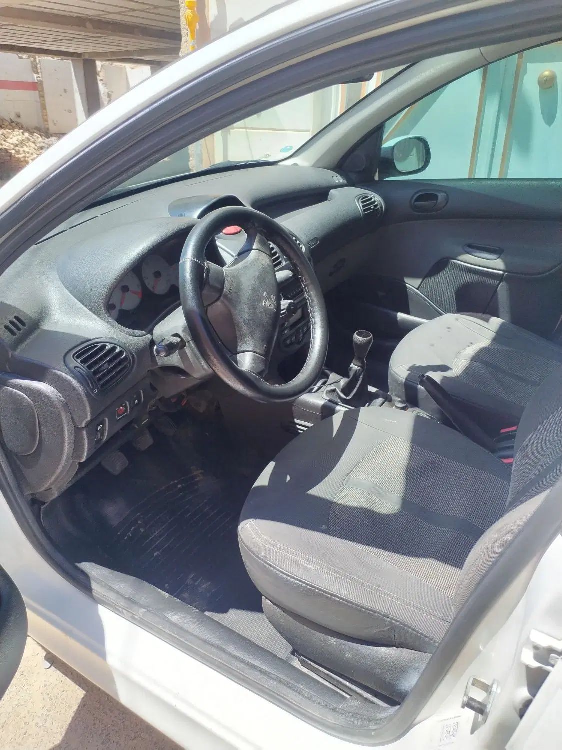 پژو ۲۰۶ صندوق دار v8 - 1396