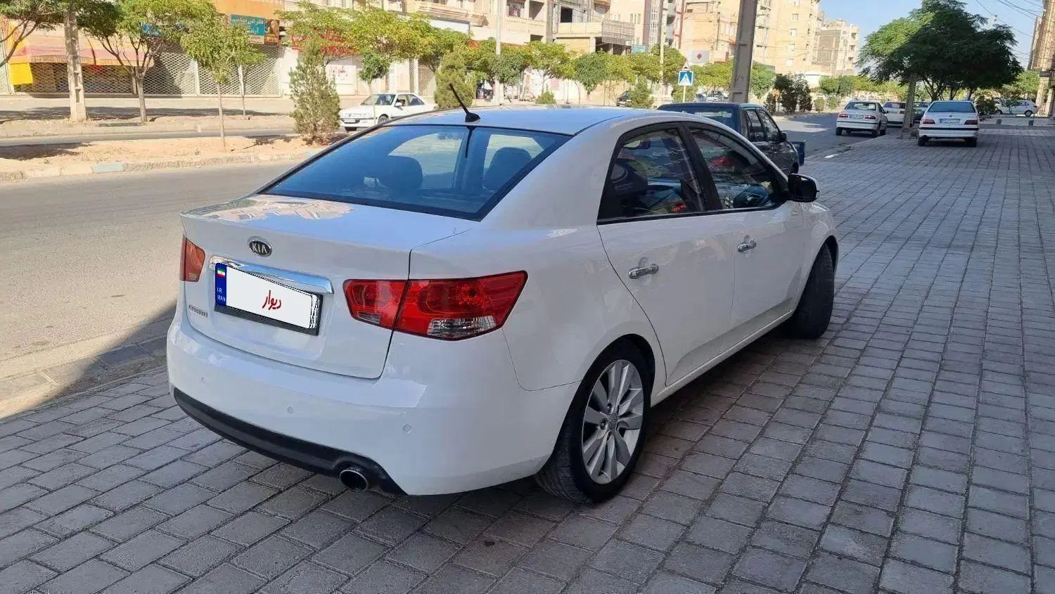 کیا سراتو 2.0 لیتر اتوماتیک GT لاین - 2011