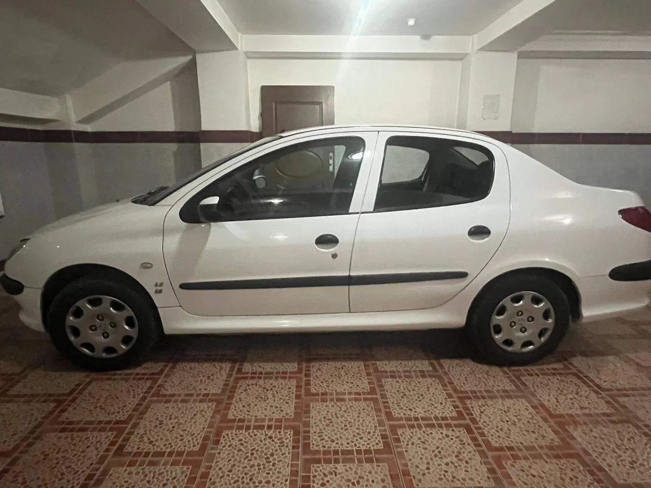 پژو ۲۰۶ صندوق دار v8 - 1396