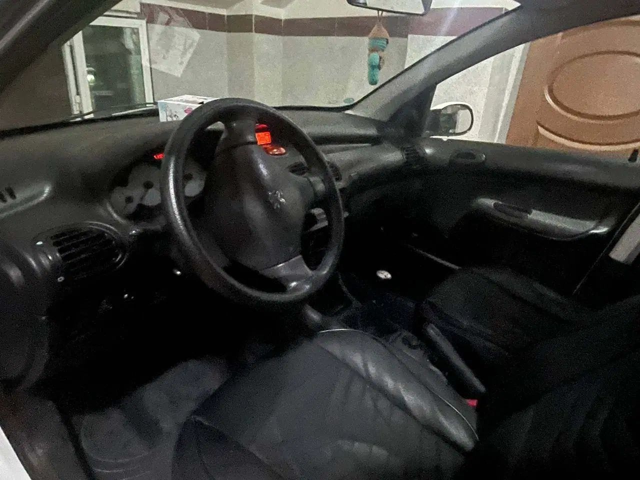 پژو ۲۰۶ صندوق دار v8 - 1396