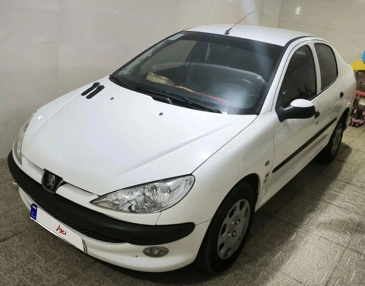 پژو ۲۰۶ صندوق دار v8 - 1395