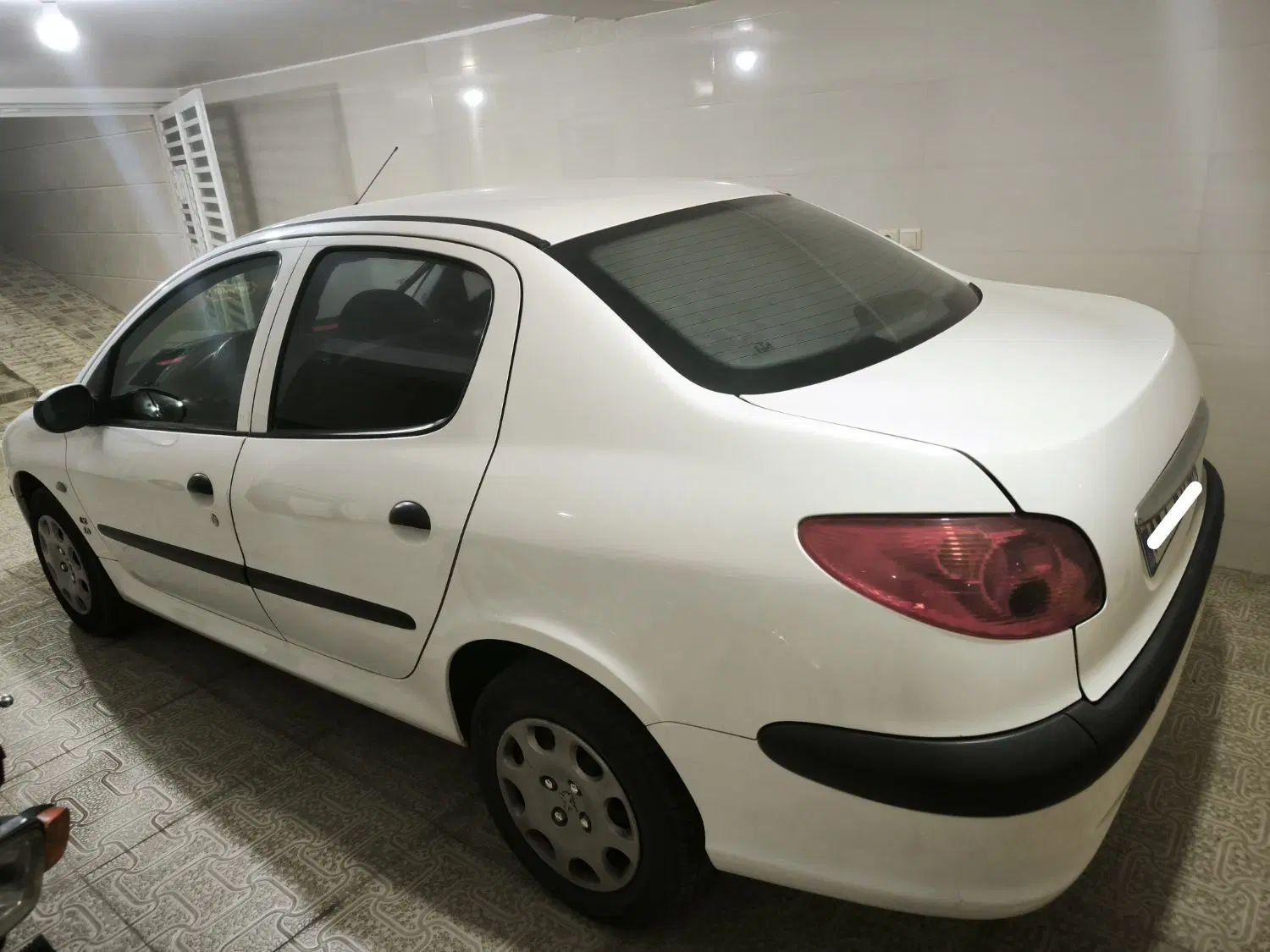 پژو ۲۰۶ صندوق دار v8 - 1395