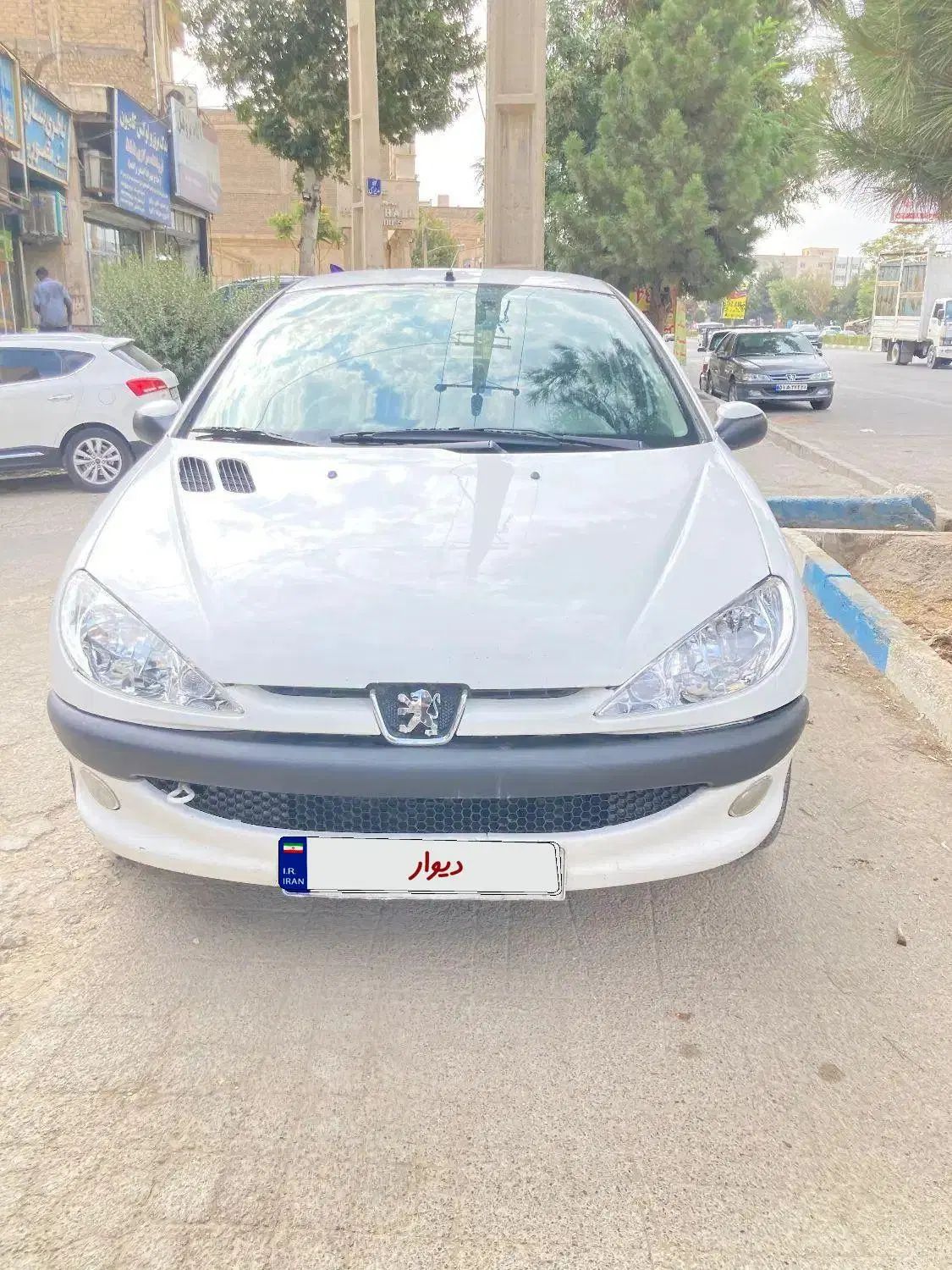 پژو ۲۰۶ صندوق دار v8 - 1393