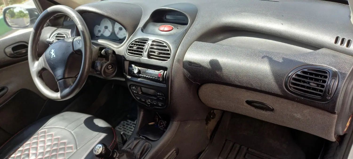 پژو ۲۰۶ صندوق دار v8 - 1390