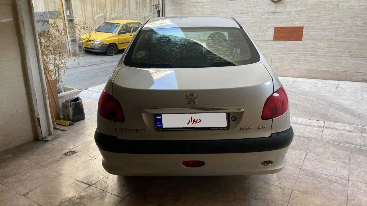 پژو ۲۰۶ صندوق دار v8 - 1398