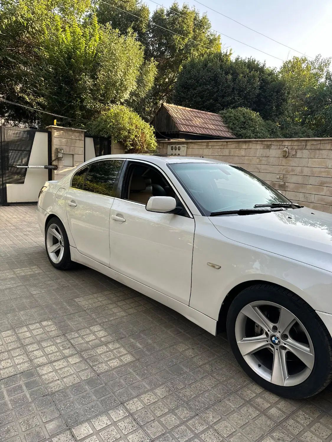 ب ام و سری 5 520i - 2005