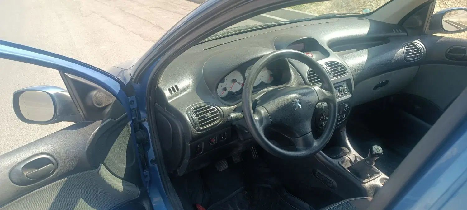 پژو ۲۰۶ صندوق دار v8 - 1396