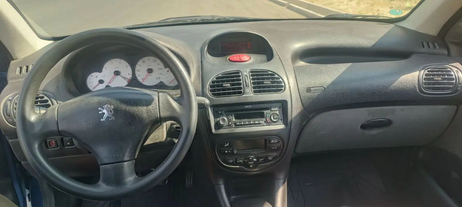 پژو ۲۰۶ صندوق دار v8 - 1396