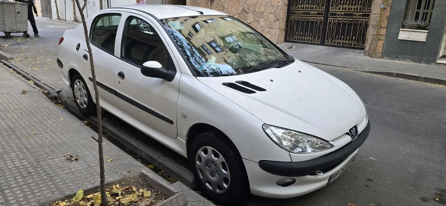 پژو ۲۰۶ صندوق دار v8 - 1395