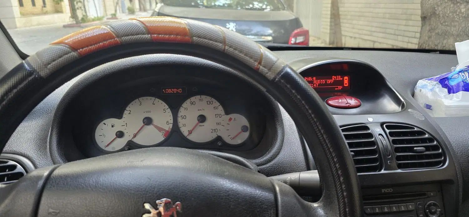 پژو ۲۰۶ صندوق دار v8 - 1395