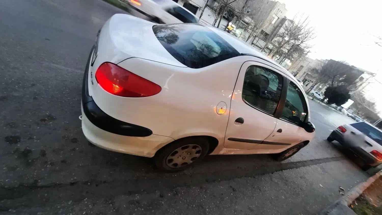 پژو ۲۰۶ صندوق دار v8 - 1390