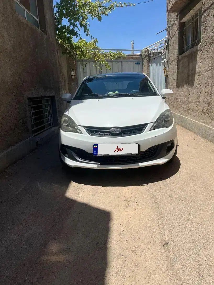ام وی ام 315 صندوقدار اسپرت دنده‌ای - 1395