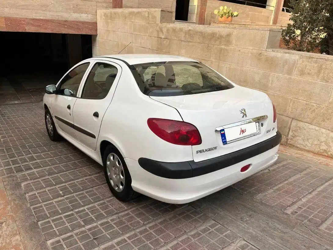 پژو ۲۰۶ صندوق دار v8 - 1395