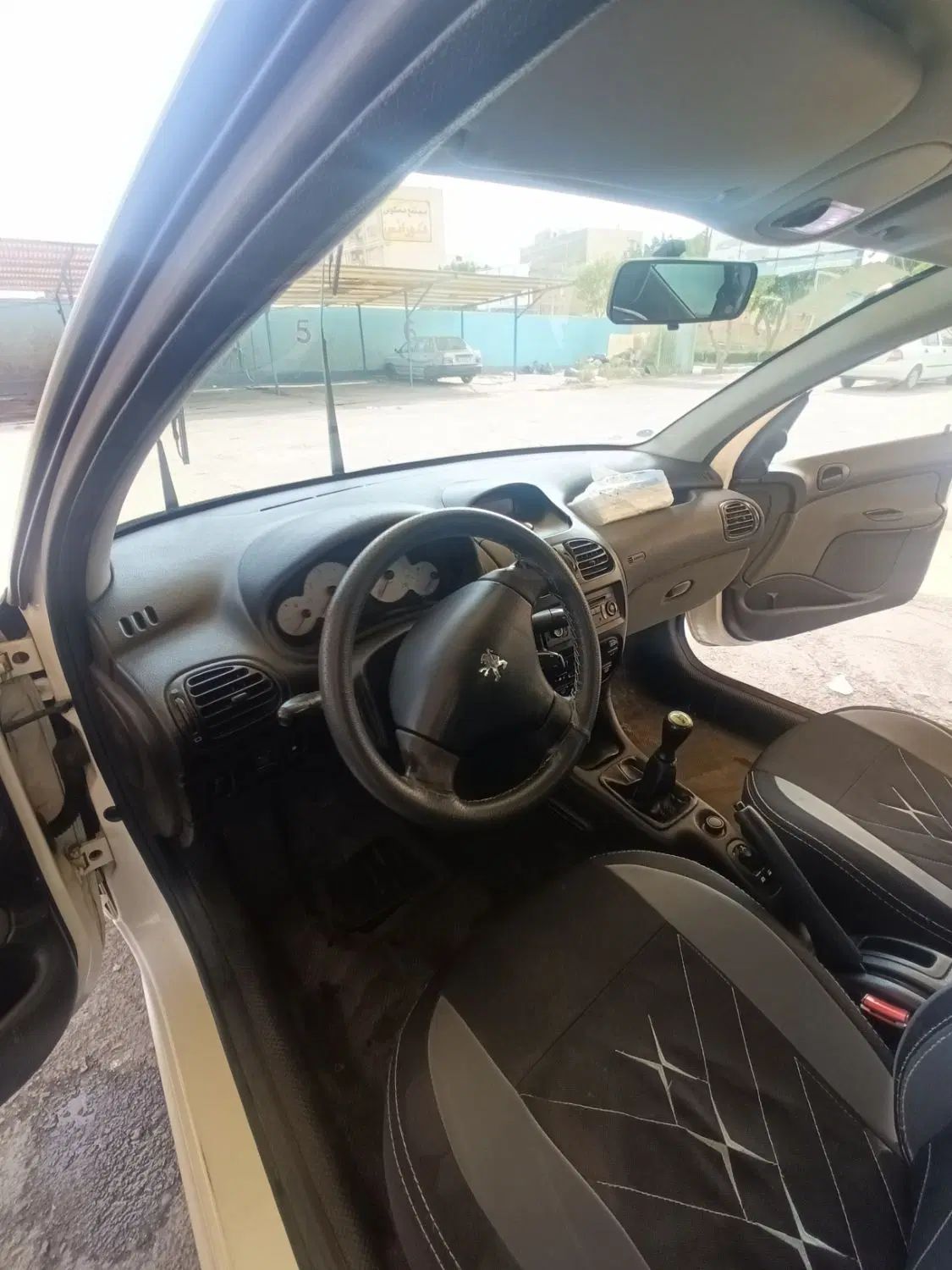 پژو ۲۰۶ صندوق دار v8 - 1394