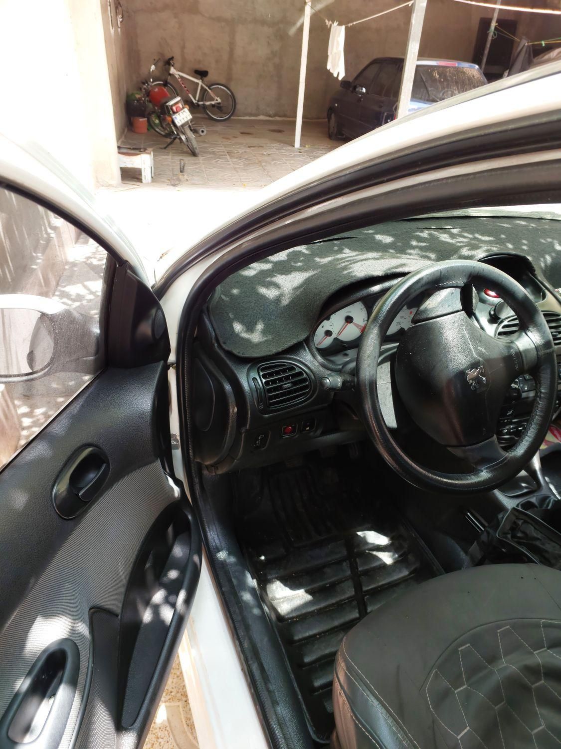 پژو ۲۰۶ صندوق دار v8 - 1398