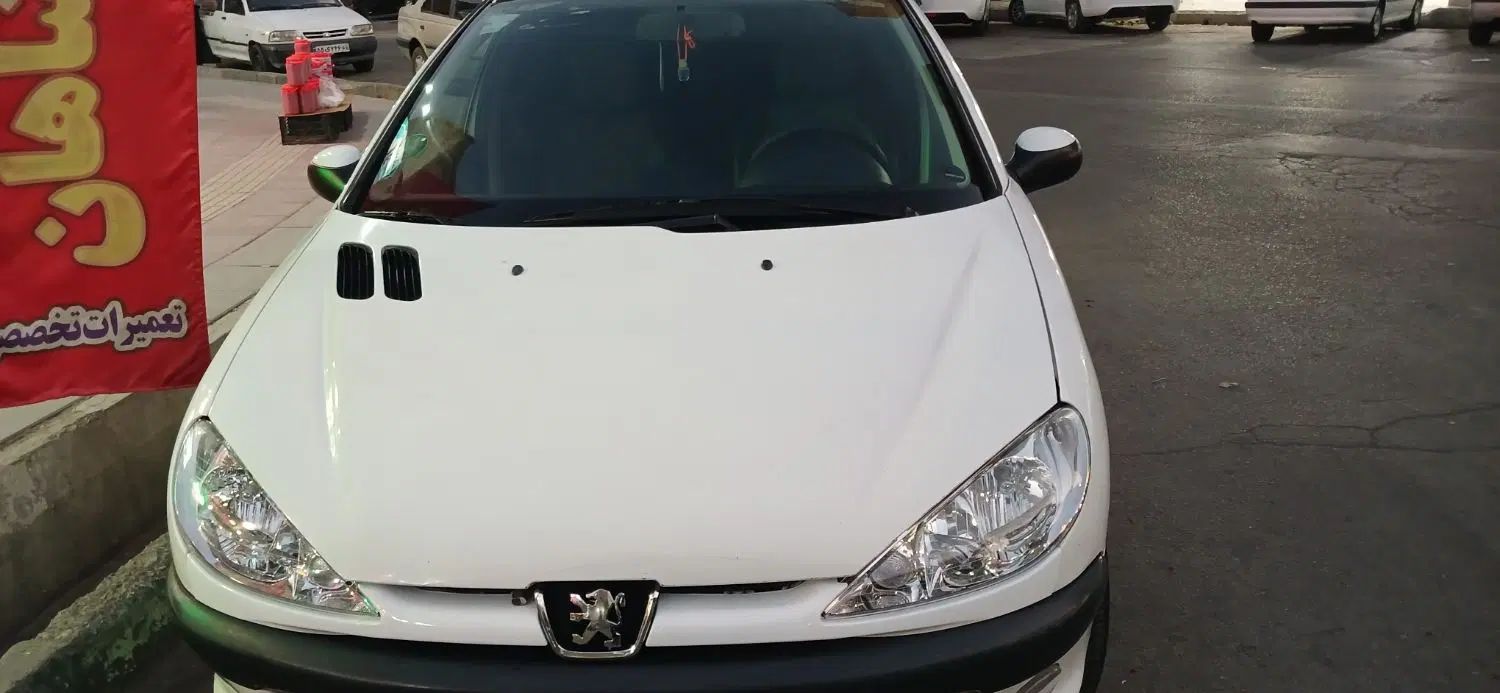 پژو ۲۰۶ صندوق دار v8 - 1392