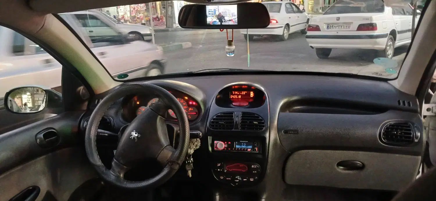 پژو ۲۰۶ صندوق دار v8 - 1392
