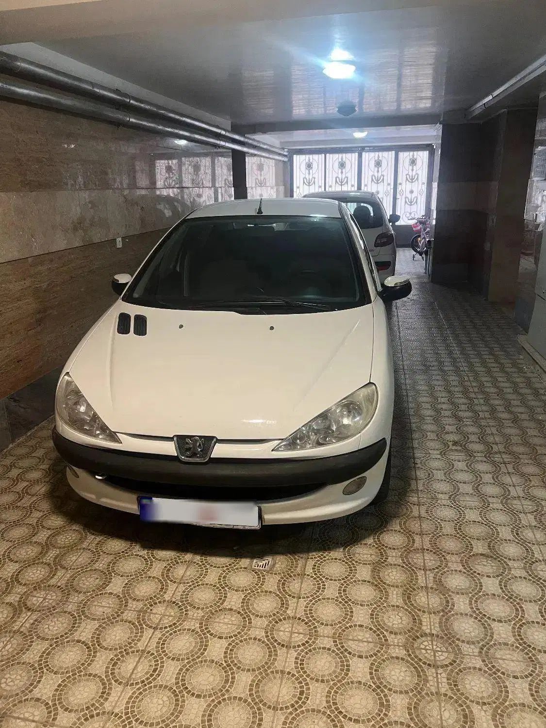 پژو ۲۰۶ صندوق دار v8 - 1395