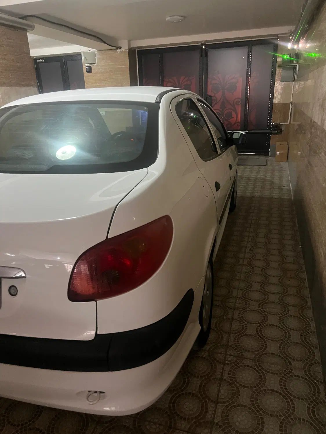 پژو ۲۰۶ صندوق دار v8 - 1395
