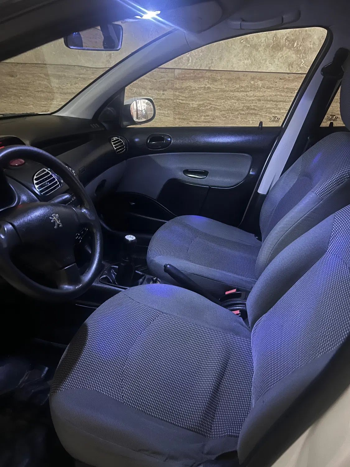 پژو ۲۰۶ صندوق دار v8 - 1395