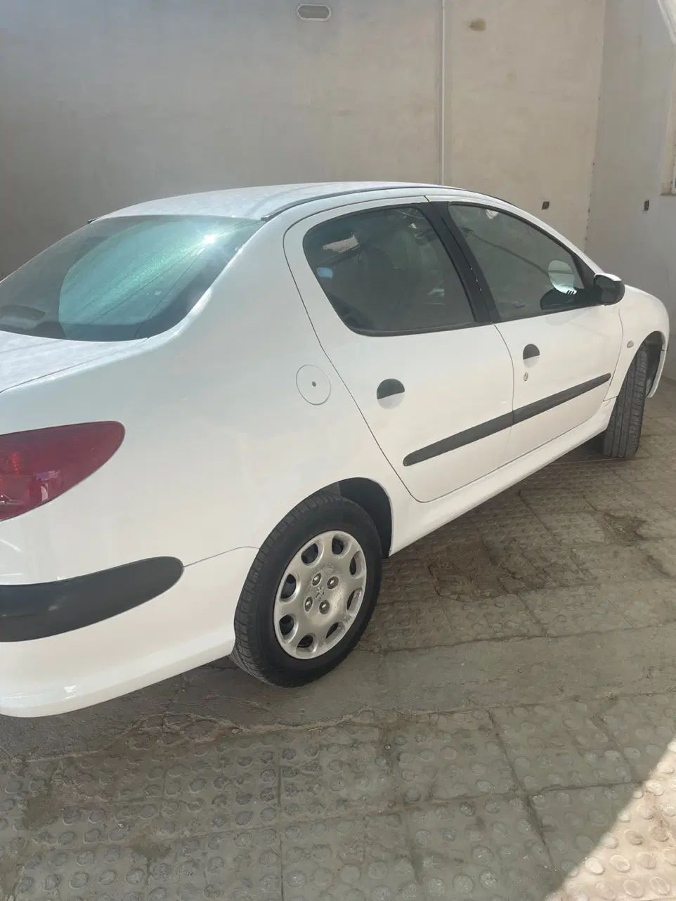 پژو ۲۰۶ صندوق دار v8 - 1390